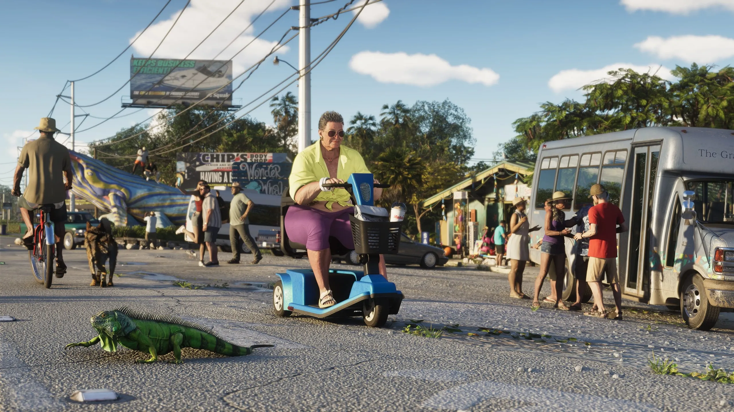 Screenshot ufficiale di GTA 6: un’iguana attraversa la strada davanti a uno scooter per la mobilità nelle Leonida Keys